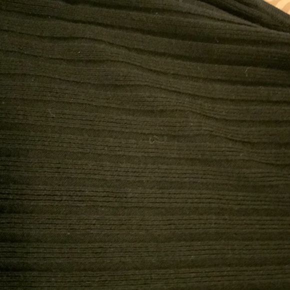 Woman’s Sweater Vest - Picture 7 of 7